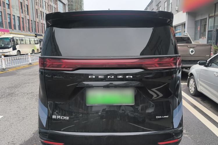 Used Denza D9 2024 DM-i 980 Four-Wheel Drive Prestige Model Rear