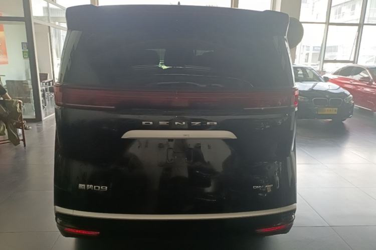 Used Denza D9 2024 DM-i 980 Four-Wheel Drive Prestige Model Rear