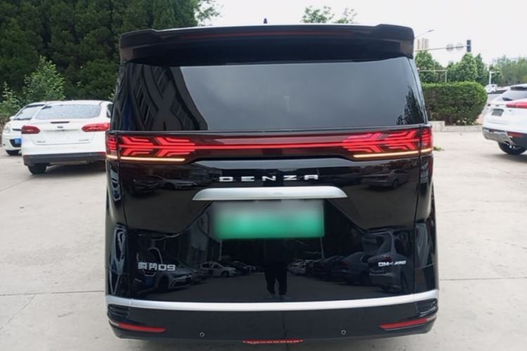 Used Denza D9 2024 DM-i 980 Four-Wheel Drive Prestige Model Rear