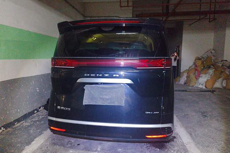 Used Denza D9 2024 DM-i 980 Four-Wheel Drive Flagship Model Rear