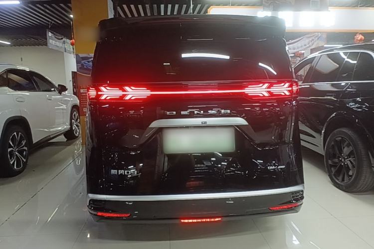 Used Denza D9 2024 DM-i 980 Four-Wheel Drive Prestige Model Rear