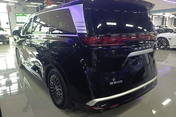 Used Denza D9 2024 DM-i 980 Four-Wheel Drive Prestige Model Rear Left 45 Deg