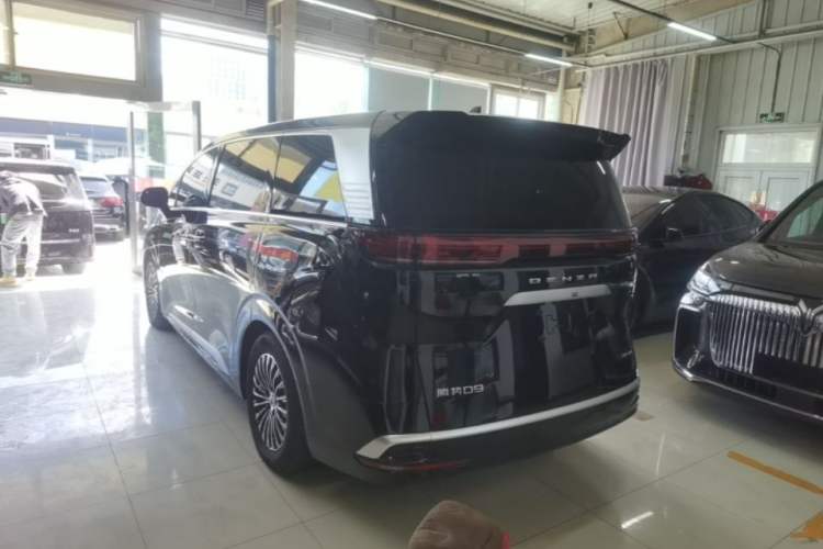Used Denza D9 2024 DM-i 980 Four-Wheel Drive Prestige Model Rear Left 45 Deg