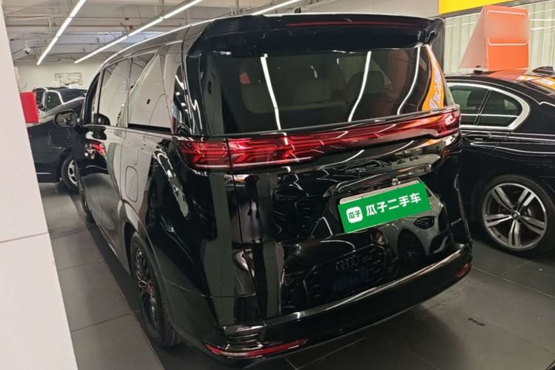 Used Denza D9 2024 DM-i 980 Four-Wheel Drive Flagship Model Rear Left 45 Deg