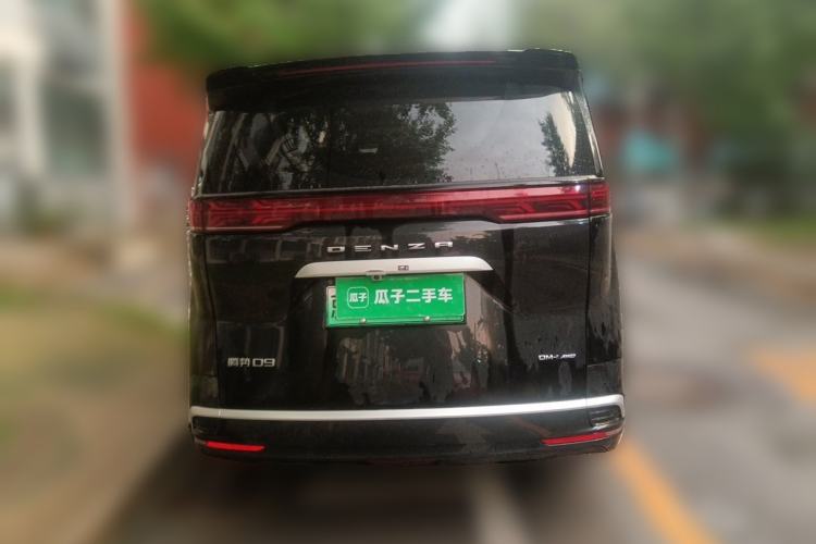 Used Denza D9 2024 DM-i 980 Four-Wheel Drive Prestige Model Rear