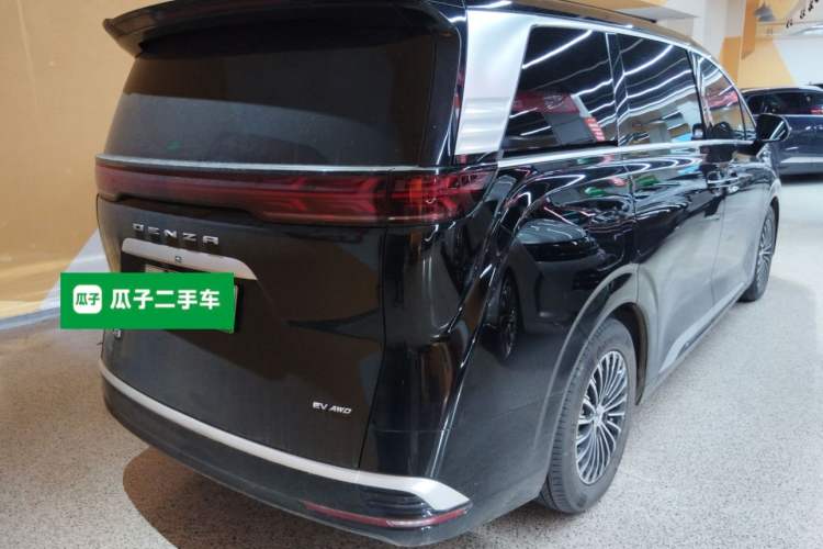 Used Denza D9 2024 EV 600 Four-Wheel Drive Prestige Model Rear Right 45 Deg