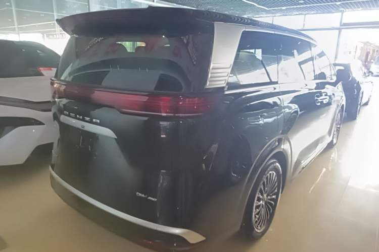 Used Denza D9 2024 DM-i 980 Four-Wheel Drive Prestige Model Rear Right 45 Deg