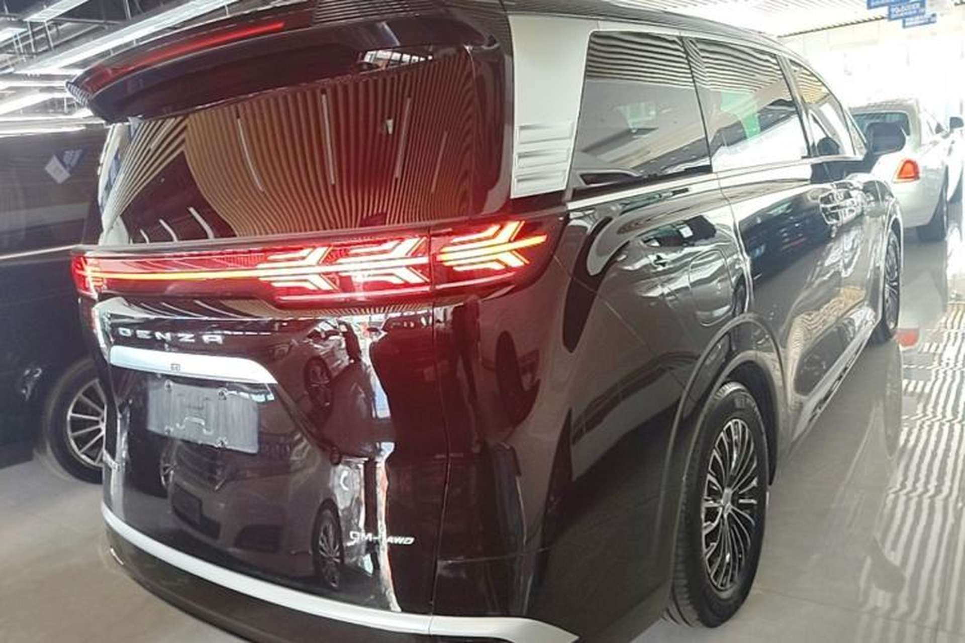 Used Denza D9 2024 DM-i 980 Four-Wheel Drive Prestige Model Rear Right 45 Deg