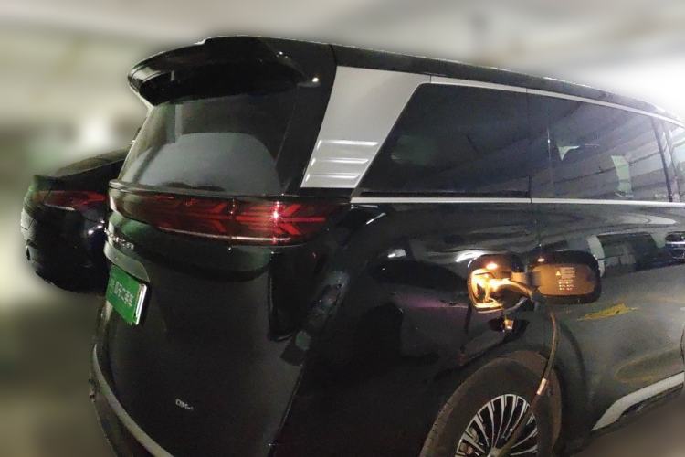 Used Denza D9 2024 DM-i 1050 Luxury Model Rear Right 45 Deg