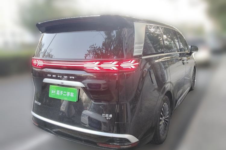 Used Denza D9 2024 EV 620 Premium Model Rear Right 45 Deg
