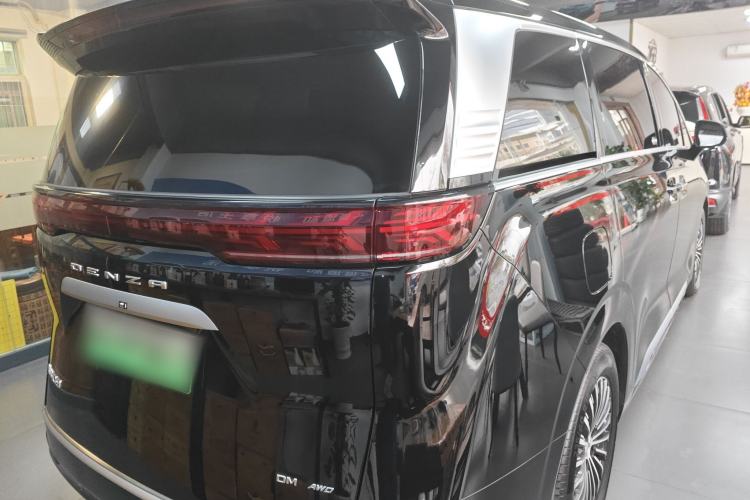 Used Denza D9 2024 DM-i 980 Four-Wheel Drive Prestige Model Rear Right 45 Deg