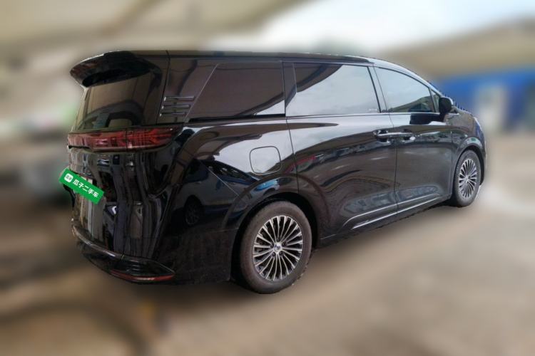 Used Denza D9 2024 EV 620 Premium Model Rear Right 45 Deg