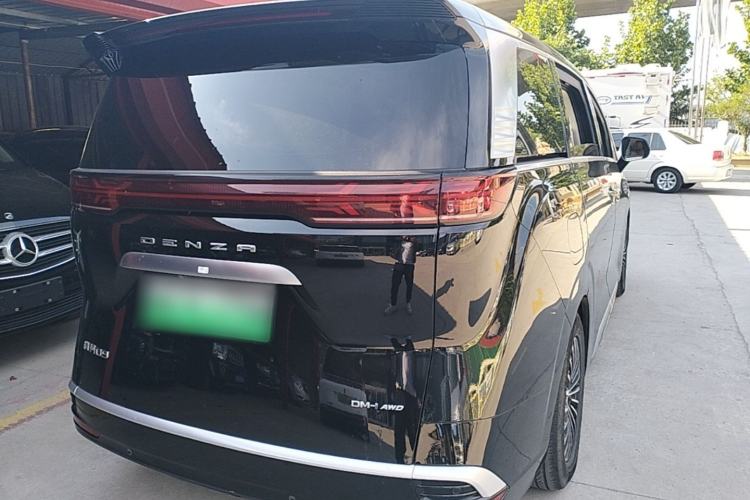Used Denza D9 2024 DM-i 980 Four-Wheel Drive Flagship Model Rear Right 45 Deg