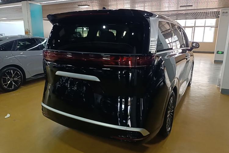 Used Denza D9 2024 DM-i 980 Four-Wheel Drive Flagship Model Rear Right 45 Deg