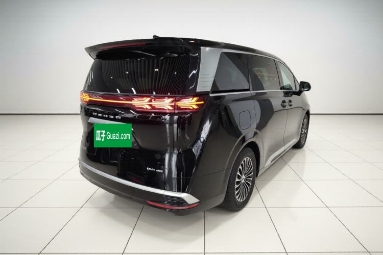 Used Denza D9 2024 DM-i 980 Four-Wheel Drive Flagship Model Rear Right 45 Deg
