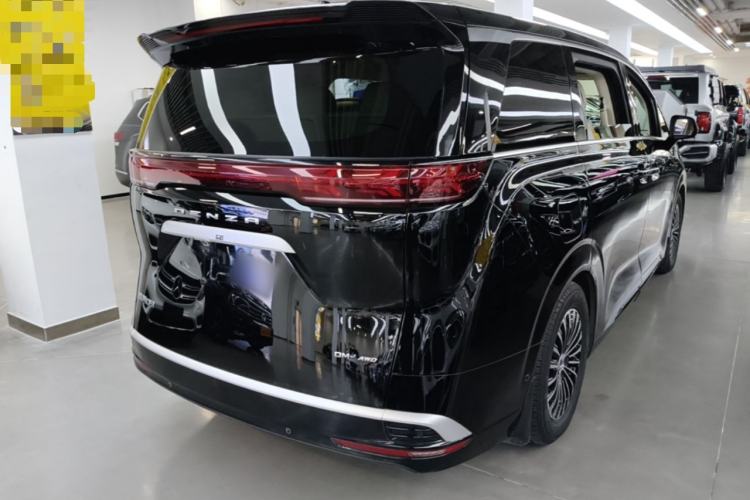 Used Denza D9 2024 DM-i 980 Four-Wheel Drive Flagship Model Rear Right 45 Deg