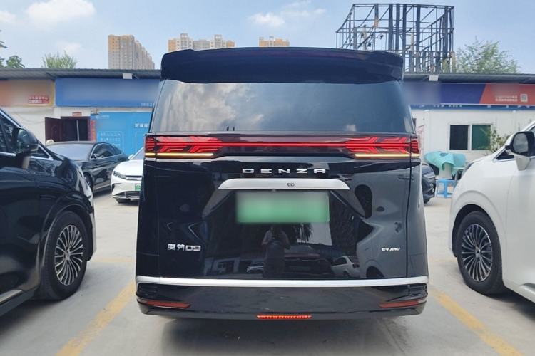 Used Denza D9 2024 EV 600 Four-Wheel-Drive Flagship Model Rear