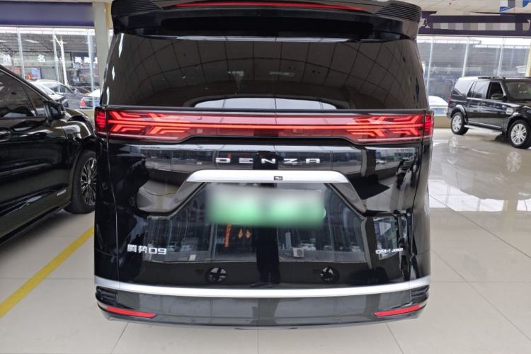 Used Denza D9 2024 DM-i 980 Four-Wheel Drive Flagship Model Rear