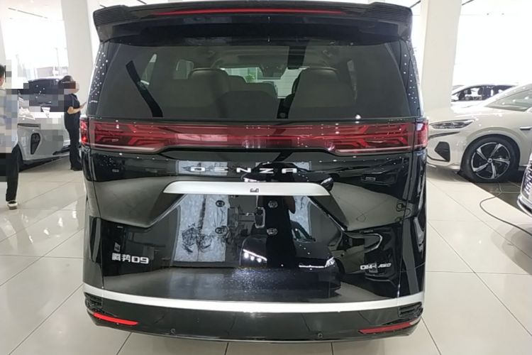 Used Denza D9 2024 DM-i 980 Four-Wheel Drive Prestige Model Rear