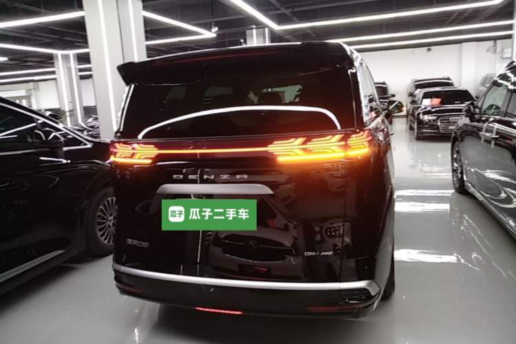 Used Denza D9 2024 DM-i 980 Four-Wheel Drive Flagship Model Rear