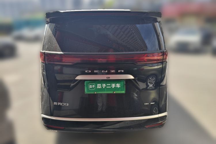Used Denza D9 2024 DM-i 980 Four-Wheel Drive Prestige Model Rear