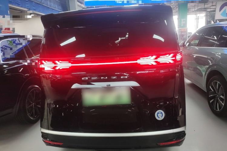 Used Denza D9 2024 EV 600 Four-Wheel Drive Prestige Model Rear