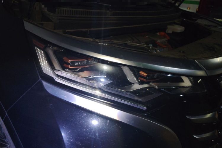 Used Denza D9 2024 DM-i 1050 Luxury Model Right Front Headlight