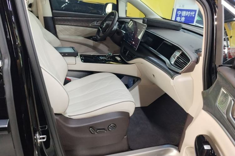 Used Denza D9 2024 DM-i 1050 Luxury Model Right Front Seat