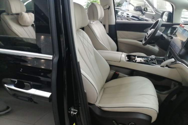Used Denza D9 2024 DM-i 980 Four-Wheel Drive Prestige Model Right Front Seat