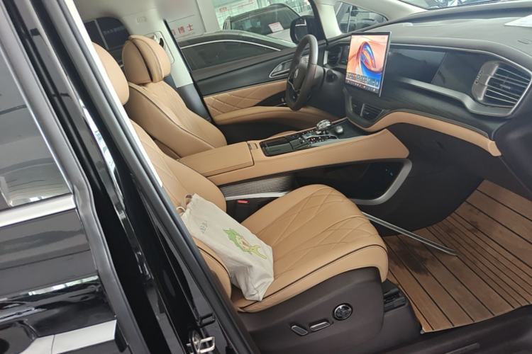 Used Denza D9 2024 DM-i 980 Four-Wheel Drive Prestige Model Right Front Seat