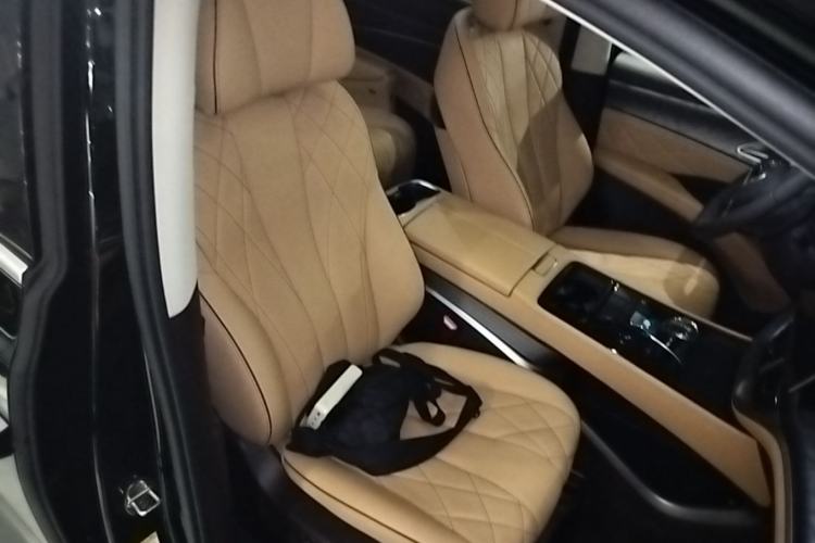 Used Denza D9 2024 DM-i 1050 Luxury Model Right Front Seat