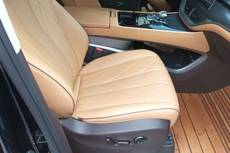 Used Denza D9 2024 DM-i 1050 Luxury Model Right Front Seat