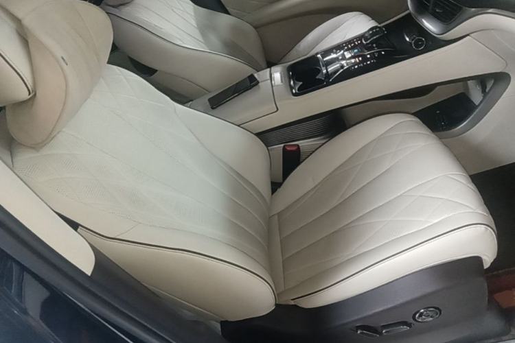 Used Denza D9 2024 DM-i 1050 Luxury Model Right Front Seat