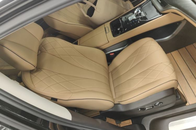 Used Denza D9 2024 DM-i 1050 Luxury Model Right Front Seat