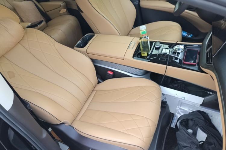 Used Denza D9 2024 DM-i 980 Four-Wheel Drive Prestige Model Right Front Seat
