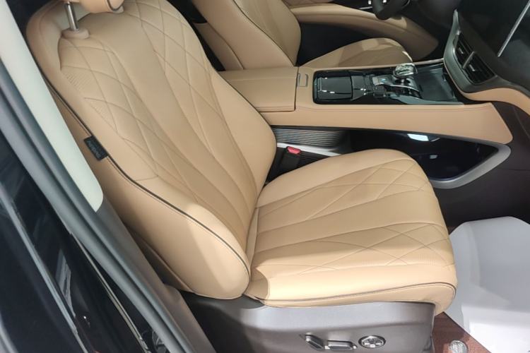 Used Denza D9 2024 DM-i 980 Four-Wheel Drive Prestige Model Right Front Seat
