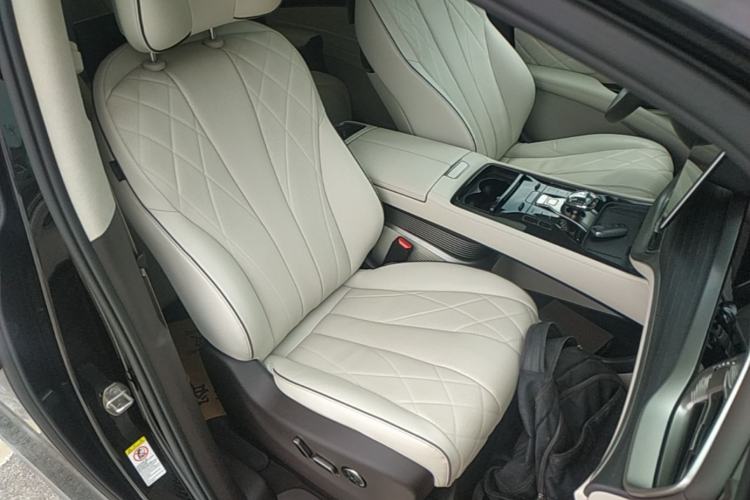 Used Denza D9 2024 DM-i 980 Four-Wheel Drive Flagship Model Right Front Seat