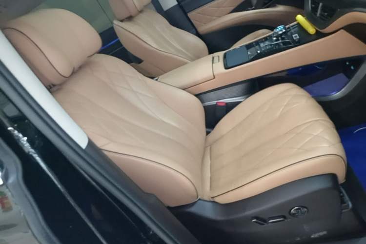 Used Denza D9 2024 DM-i 980 Four-Wheel Drive Prestige Model Right Front Seat