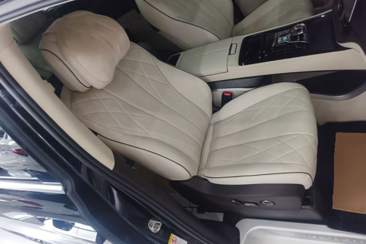 Used Denza D9 2024 DM-i 980 Four-Wheel Drive Flagship Model Right Front Seat
