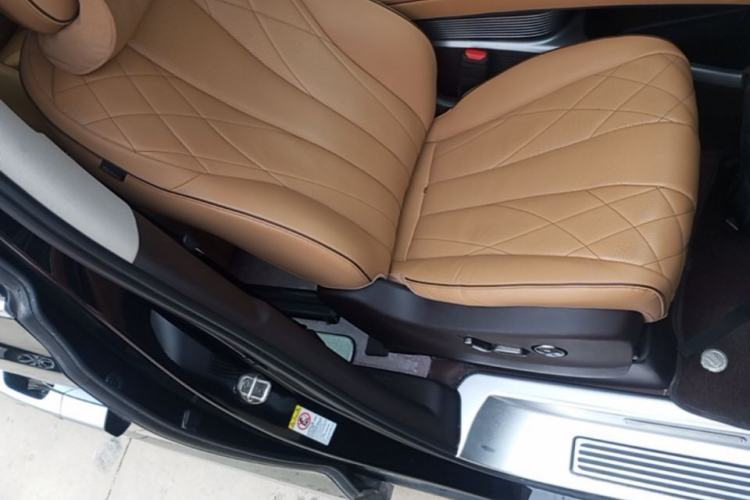 Used Denza D9 2024 DM-i 980 Four-Wheel Drive Prestige Model Right Front Seat