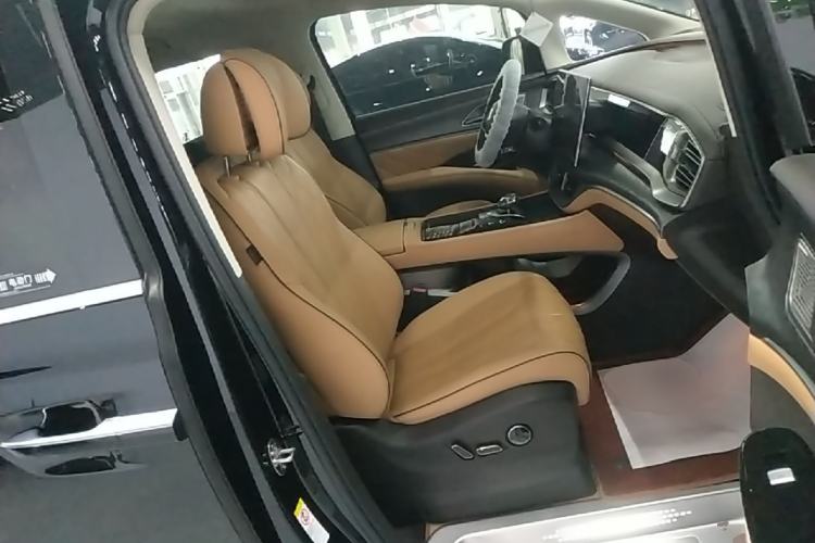 Used Denza D9 2024 DM-i 980 Four-Wheel Drive Prestige Model Right Front Seat
