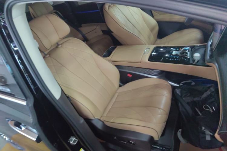 Used Denza D9 2024 EV 600 Four-Wheel-Drive Flagship Model Right Front Seat