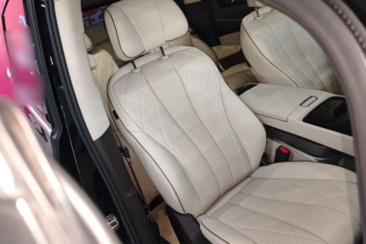 Used Denza D9 2024 DM-i 980 Four-Wheel Drive Prestige Model Right Front Seat