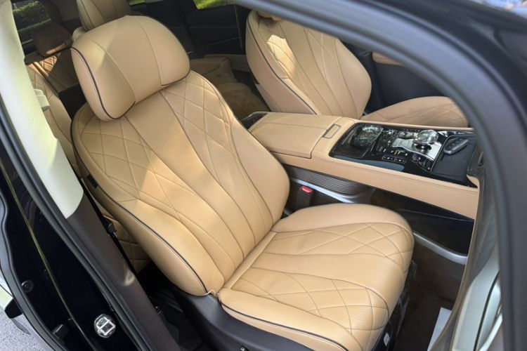 Used Denza D9 2024 DM-i 980 Four-Wheel Drive Prestige Model Right Front Seat