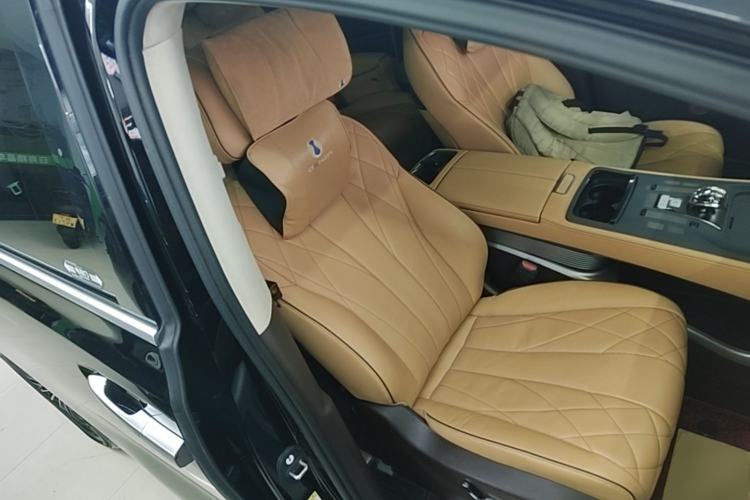 Used Denza D9 2024 DM-i 980 Four-Wheel Drive Flagship Model Right Front Seat