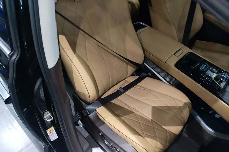 Used Denza D9 2024 DM-i 1050 Luxury Model Right Front Seat