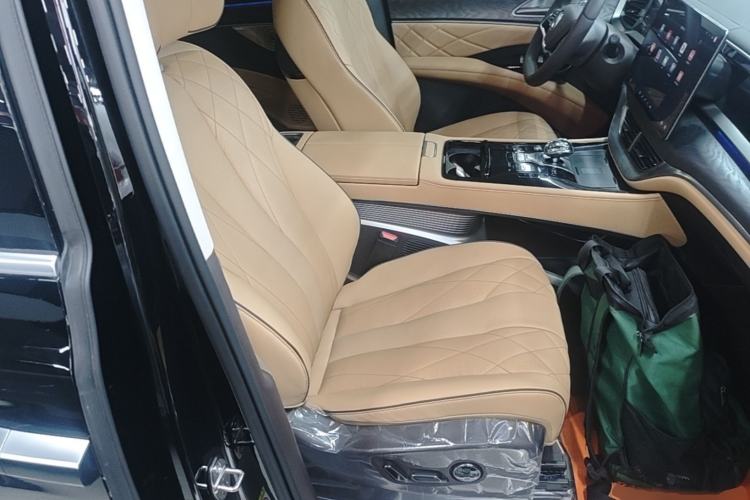 Used Denza D9 2024 DM-i 980 Four-Wheel Drive Prestige Model Right Front Seat