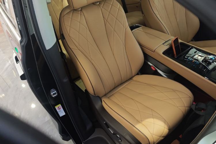 Used Denza D9 2024 DM-i 1050 Luxury Model Right Front Seat