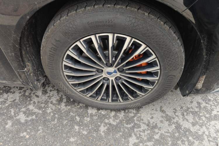 Used Denza D9 2024 EV 620 Premium Model Right Front Wheel Hub