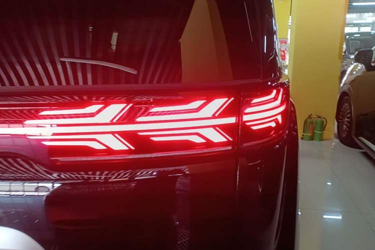 Used Denza D9 2024 EV 620 Premium Model Right Rear Taillight